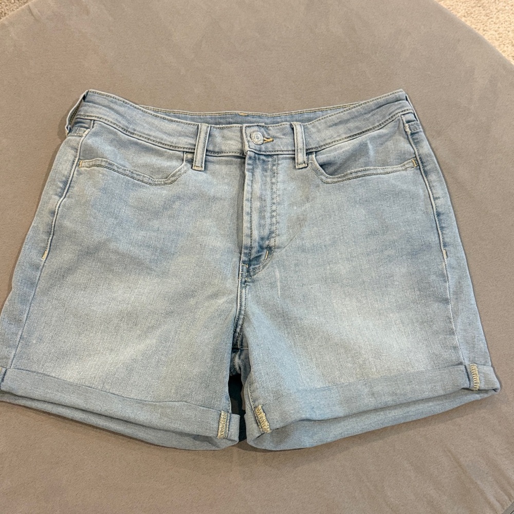 Light Wash Denim Women’s Shorts
